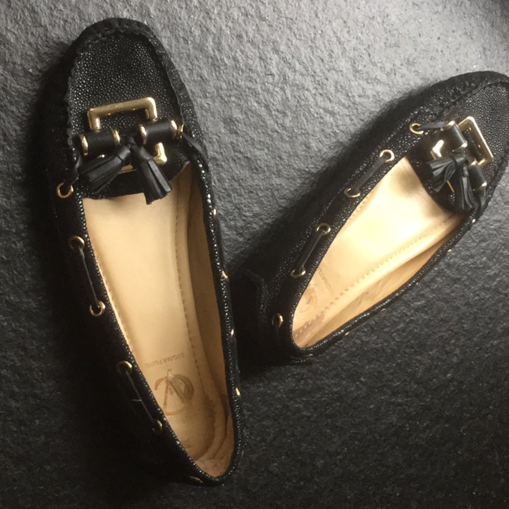 Vince Camuto Signature Black Pebble Leather Flats